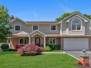13 Darby Place, Glen Head, NY 11545