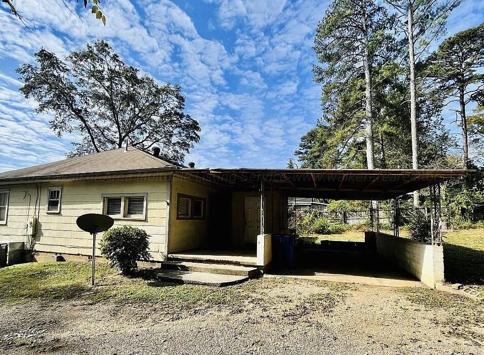 2nd image of 152 Howle Ave