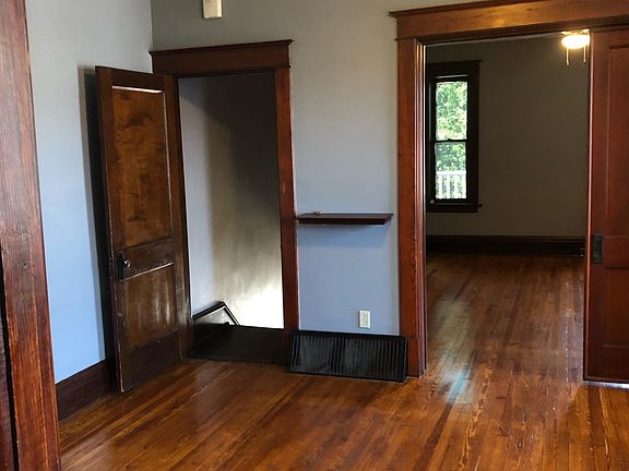 3rd image of 2346 Lawrence St #2S