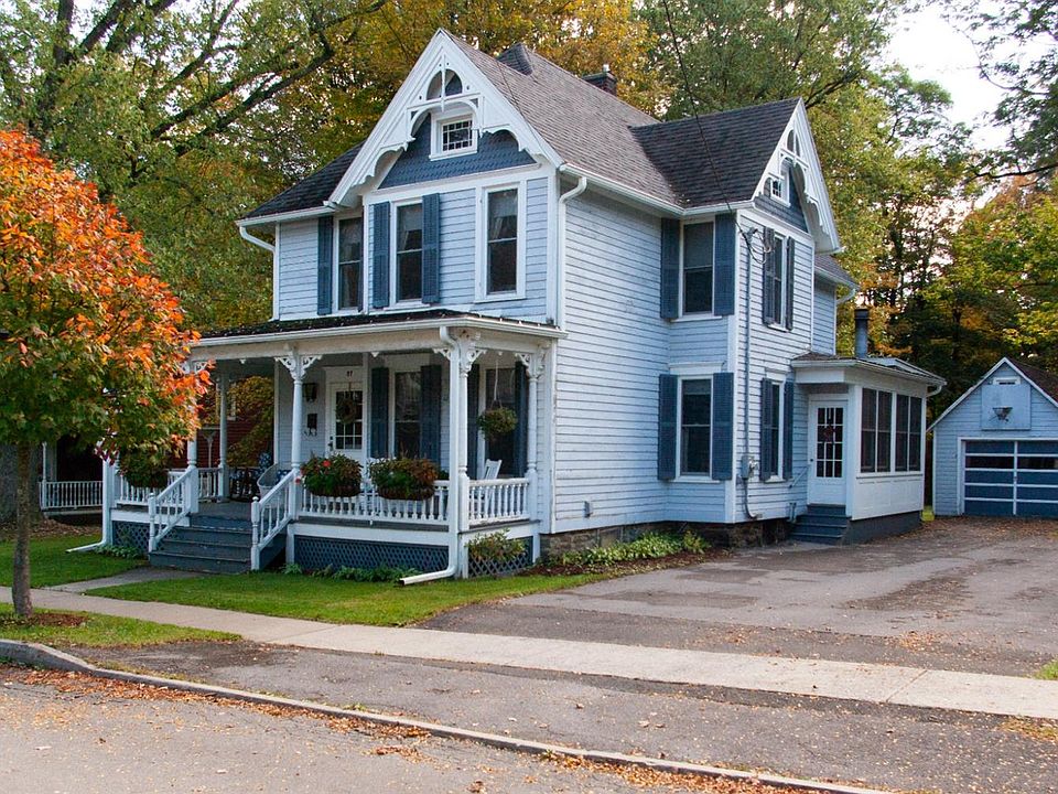 1st image of 27 Leatherstocking St