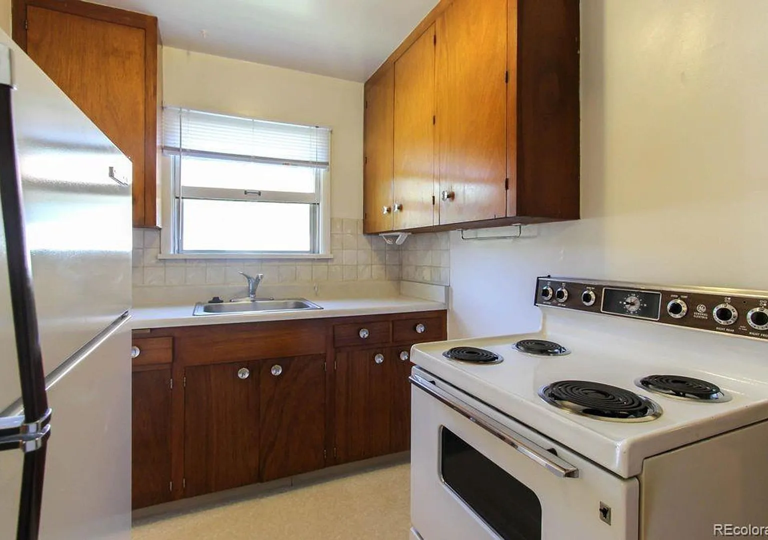University Hills Two-Bedroom Duplex — Photo 4