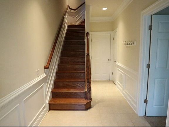 2nd image of 9445 Canonbury Sq