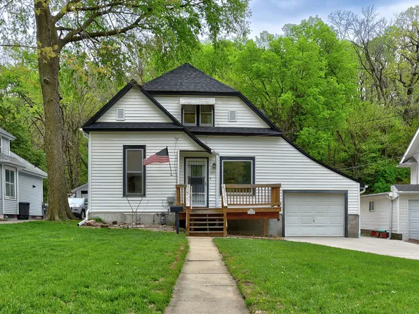 1215 Fairmount Ave, Council Bluffs, IA 51503