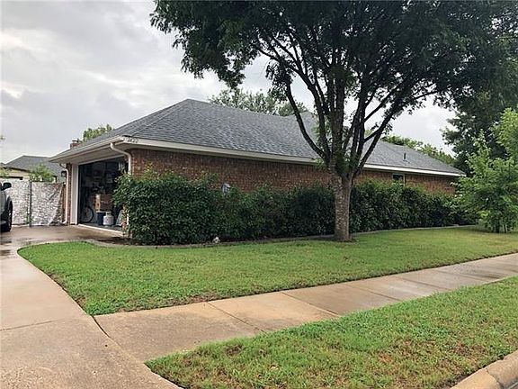 4th image of 2422 Riverview Dr