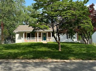 9215 Westbrooke Dr, Overland Park, KS 66214