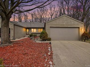 2442 Valley Oaks Cir #35, Flint, MI