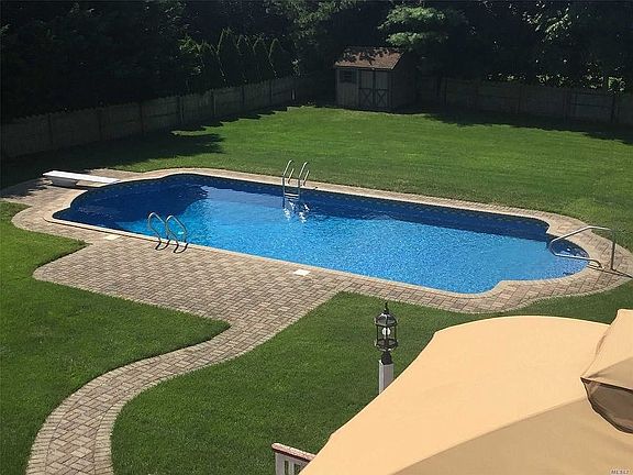 4th image of 37 Windcrest Dr