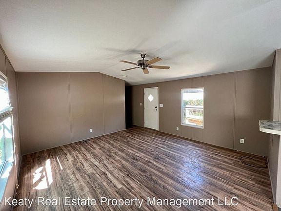 3rd image of 211 Blanco Dr