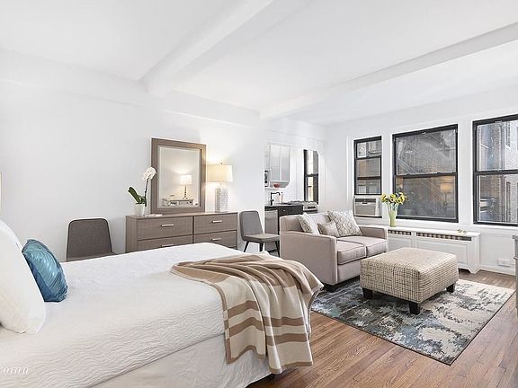 3rd image of 339 E 58th St APT 6H