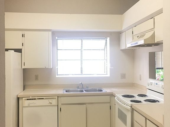 3rd image of 2412 Fabry Cir