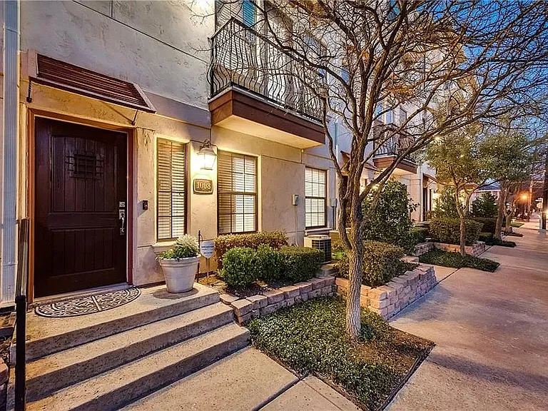 1008 Pavillion St — Photo 1