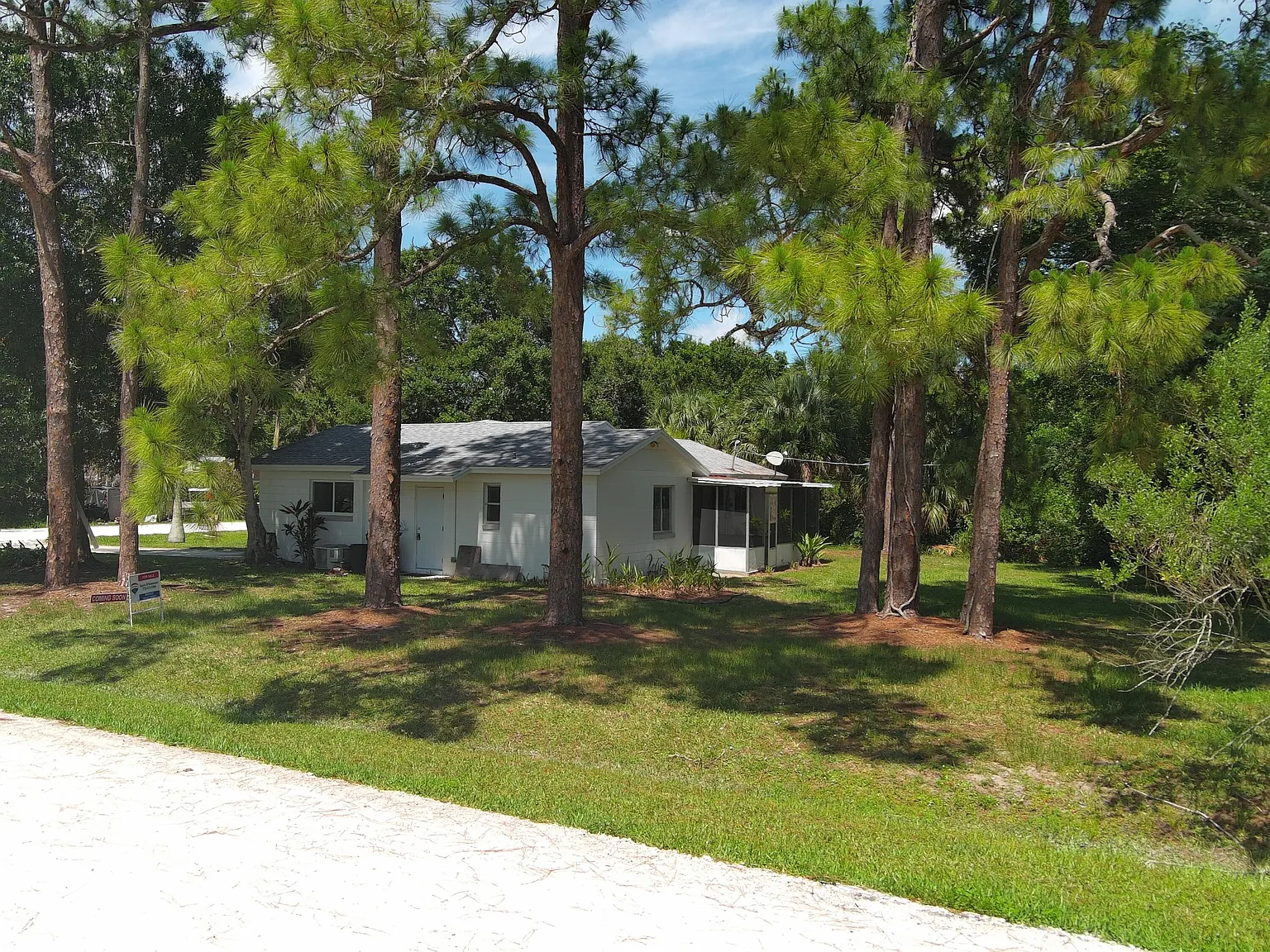 4 bed, 2.0 bath, 1150 sqft, $2,180 — Photo 3