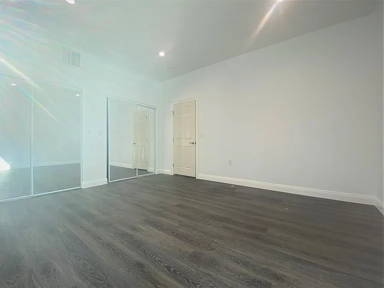 428 N Harvard Blvd — Photo 20