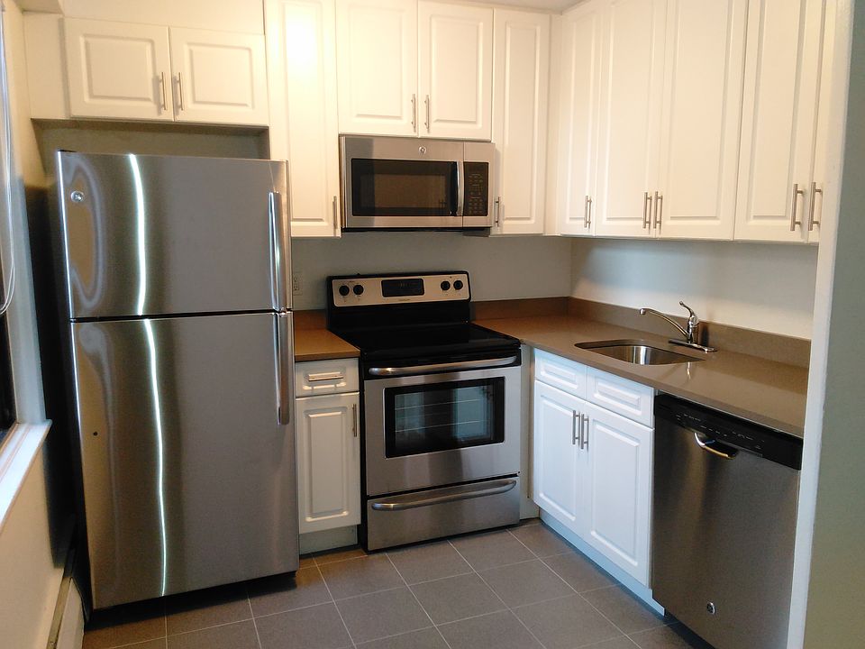 1st image of 9722 57th Ave APT 2N