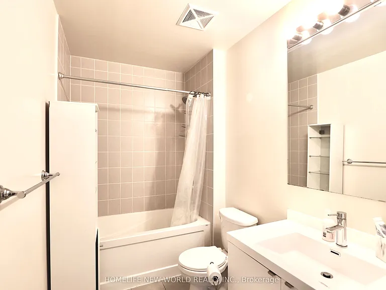 352 Front St W #1517 — Photo 8