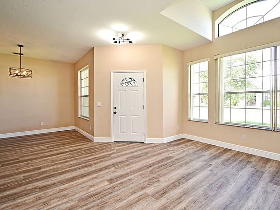 5th image of 12420 Wilcox Ct