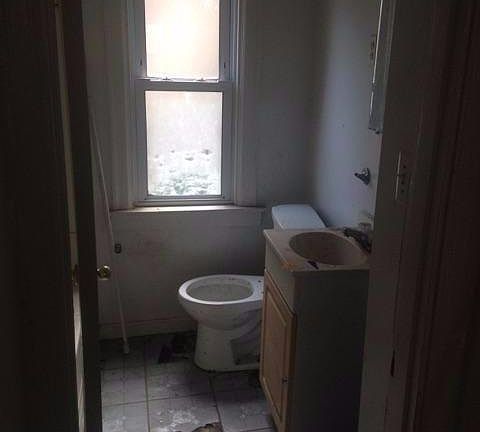 5th image of 2602 Queen City Ave