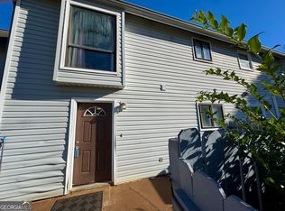 22 Fairview Dr, Jonesboro, GA