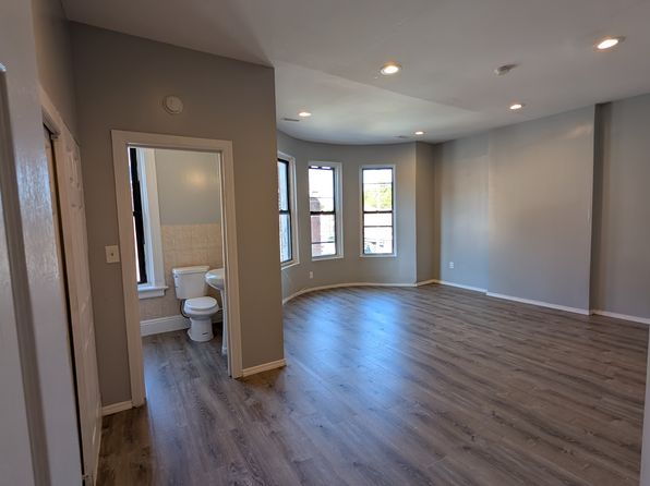 97 Renwick St #2