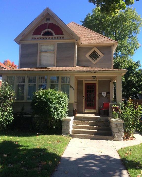 1st image of 572 College Ave SE