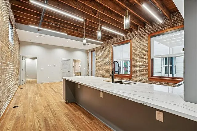 814 Howard Ave — Photo 3
