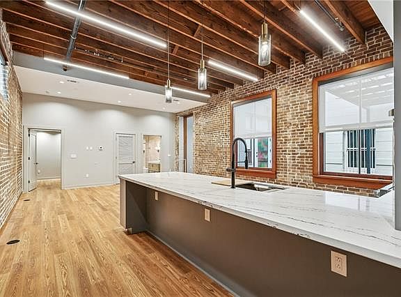 3rd image of 814 Howard Ave #102