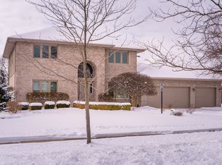 7365 Southwick Dr, Frankfort, IL 60423