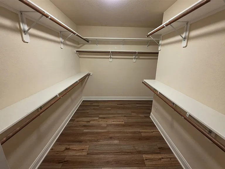 3011 Crescent Oaks Park Ln — Photo 15