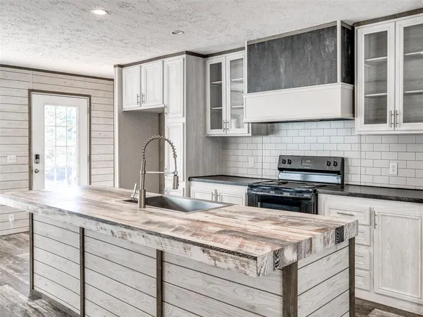 3063 E 108th Rd, Wellston, OK 74881