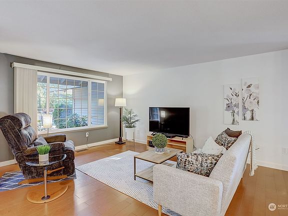 5th image of 6601 40th Street Ct NW