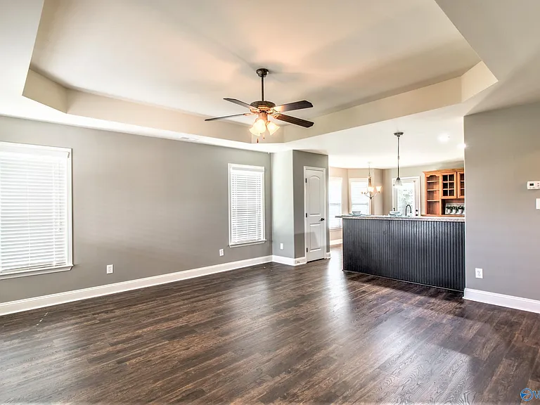 5021 Montauk Trl SE — Photo 4