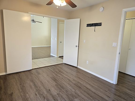 5th image of 2401 S Karen Dr