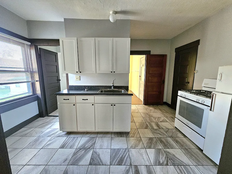 250 Obell Ct #3