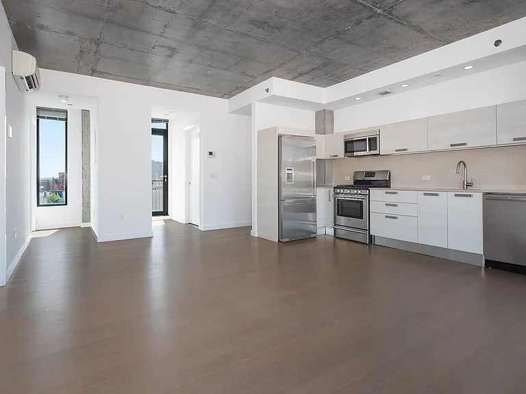 281 Union Ave #PHK — Photo 3