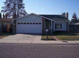 1422 W Denise Dr, Ripon, CA 95366
