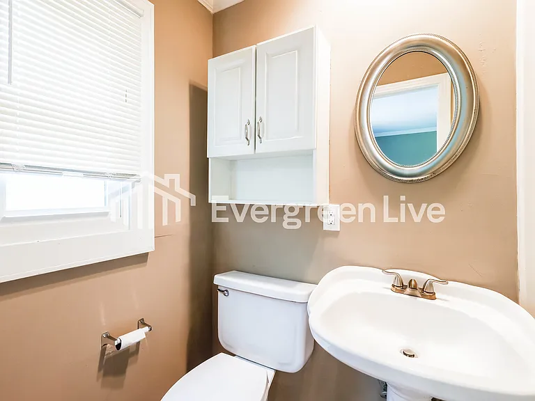 1535 Winchester St — Photo 14