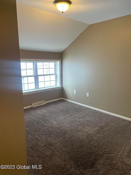 4th image of 473 Washington Avenue