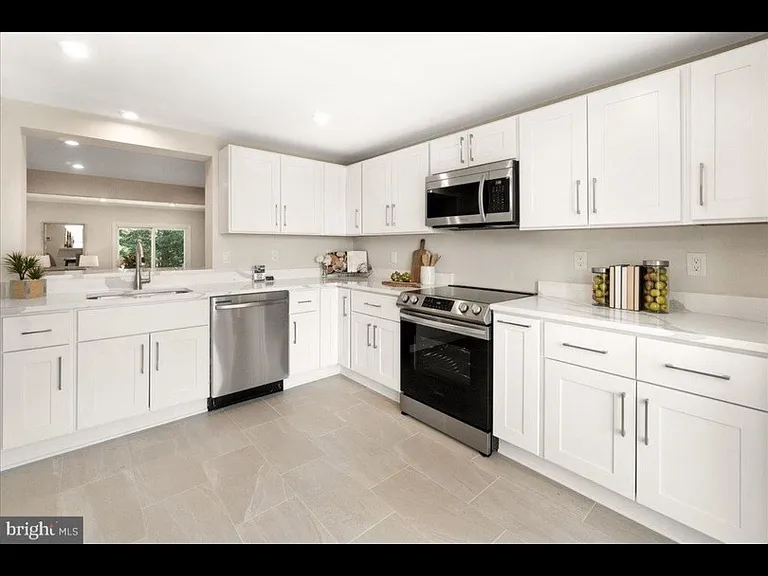 502 Ellrose Ct — Photo 5
