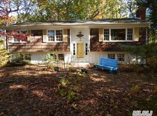 7 Highland Down, Shoreham, NY 11786