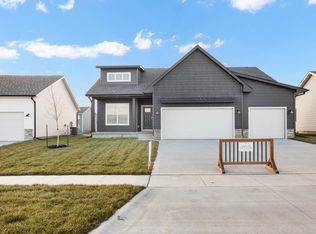 724 NE Deerfield Dr, Ankeny, IA 50021