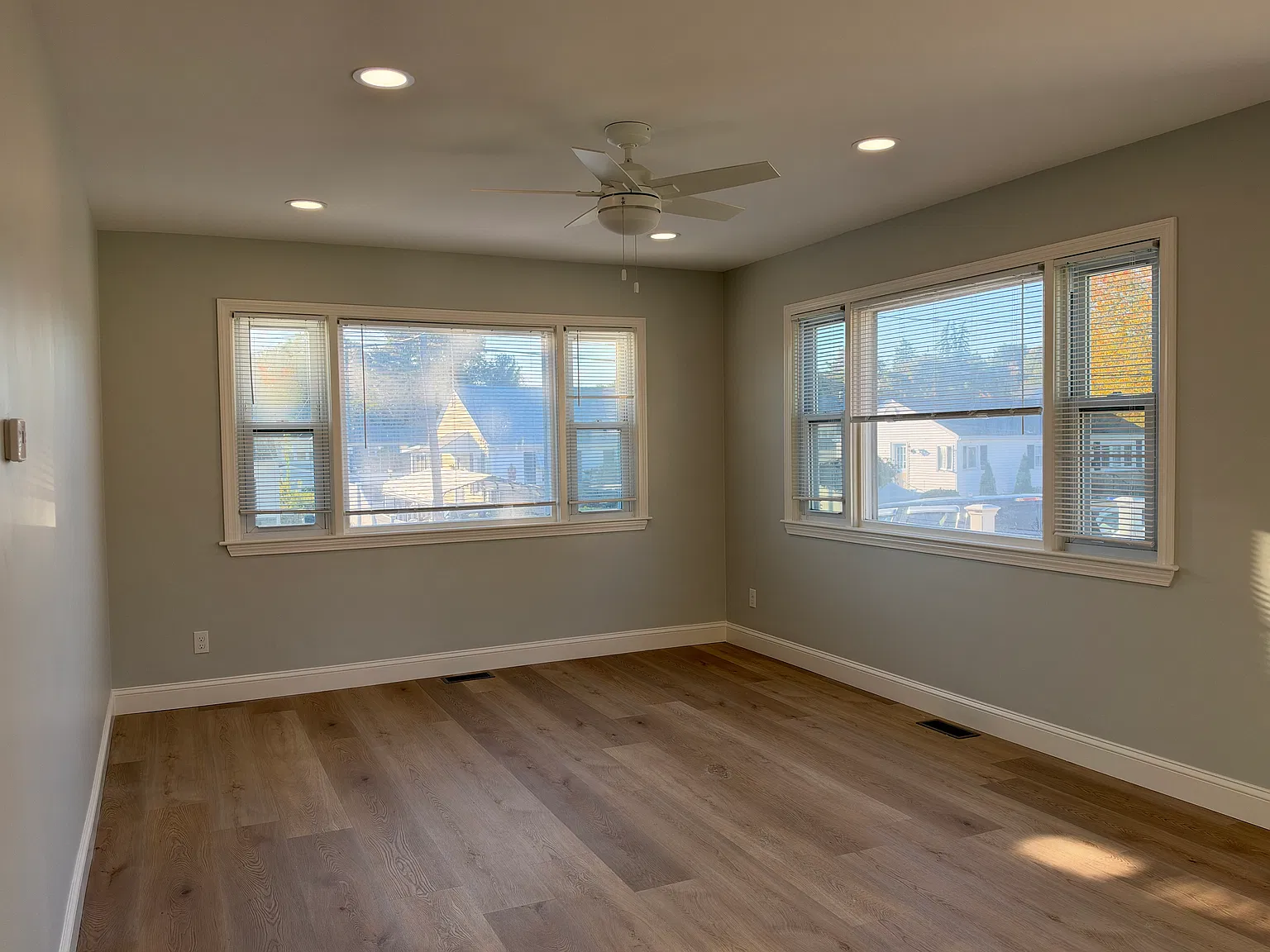 3 bed, 1092 sqft, $3,000 — Photo 1
