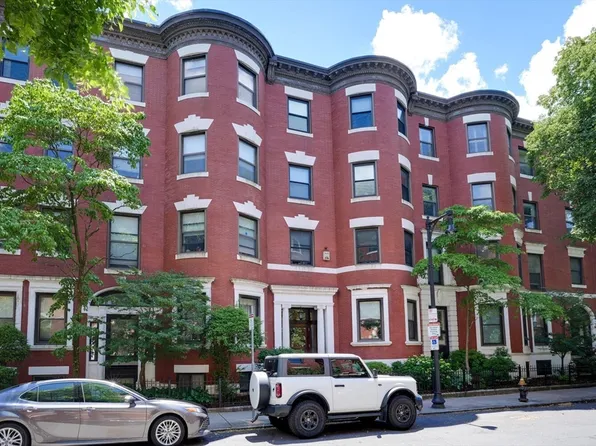 96 Gainsborough St Unit 301W, Boston, MA 02115