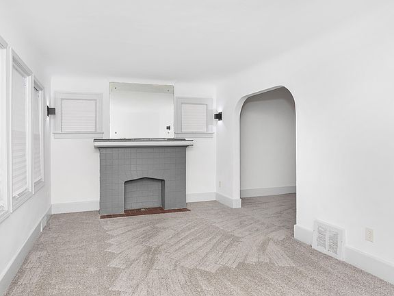 5th image of 15370 Lesure St