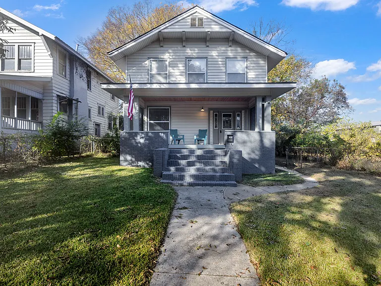 2348 Court R — Photo 3