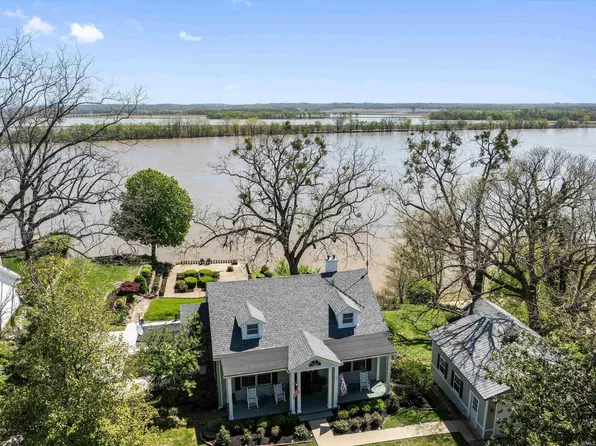 323 S 2nd St, Rockport, IN 47635