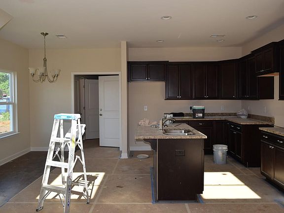 5th image of 1720 Barbourville Ln