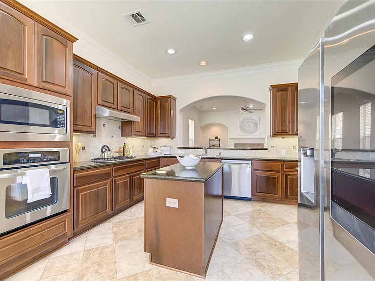 14467 Basalt Ln — Photo 5