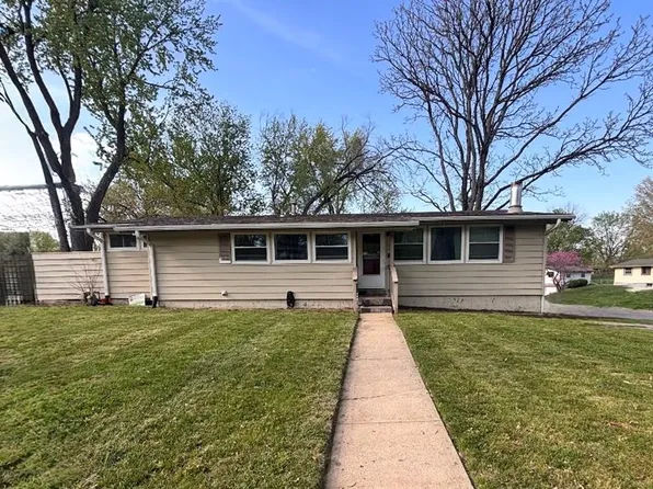 6904 NW Belvidere Pkwy, Kansas City, MO 64152