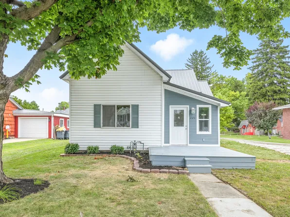 221 N Conde St, Tipton, IN 46072