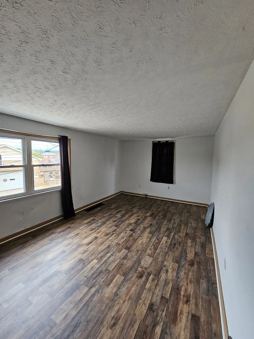104 Sewickley ave — Photo 4